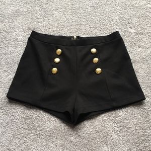 Black shorts with gold buttons Forever21